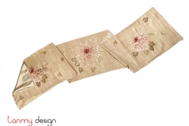 Pink raw silk scarf hand-embroidered with 3 chrysanthemums 38*200 cm